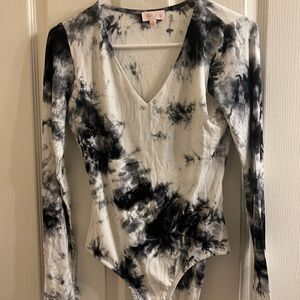 Pink Lily Bodysuit, Size M, black & white